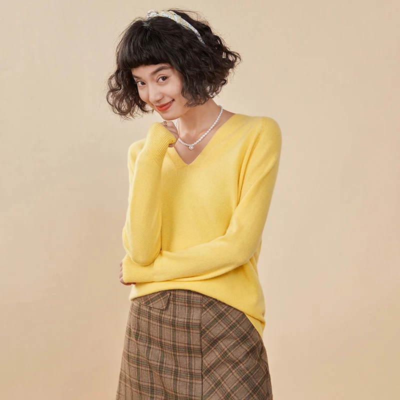 100% cashmere autumn and winter new pure cashmere sweater women's pullover V-neck base sweater shorts knitted sweater
100% cashmere autumn and winter new pure cashmere sweater women's pullover V-neck base sweater shorts knitted sweater