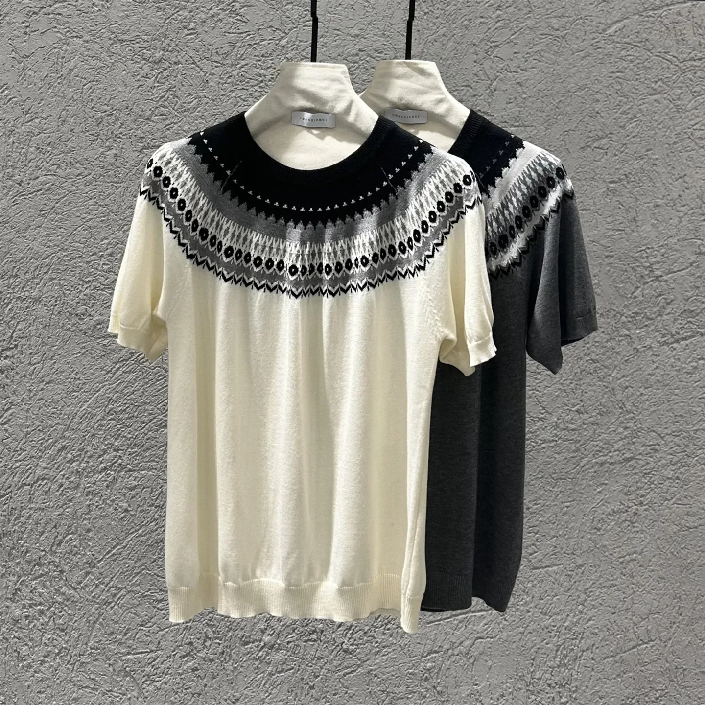 Men's Fair Isle Knitted Short Sleeve T-Shirt -Old Money Style Crewneck Summer Top Vintage Geometric Jacquard Casual Business Tee
Men's Fair Isle Knitted Short Sleeve T-Shirt -Old Money Style Crewneck Summer Top Vintage Geometric Jacquard Casual Business Tee