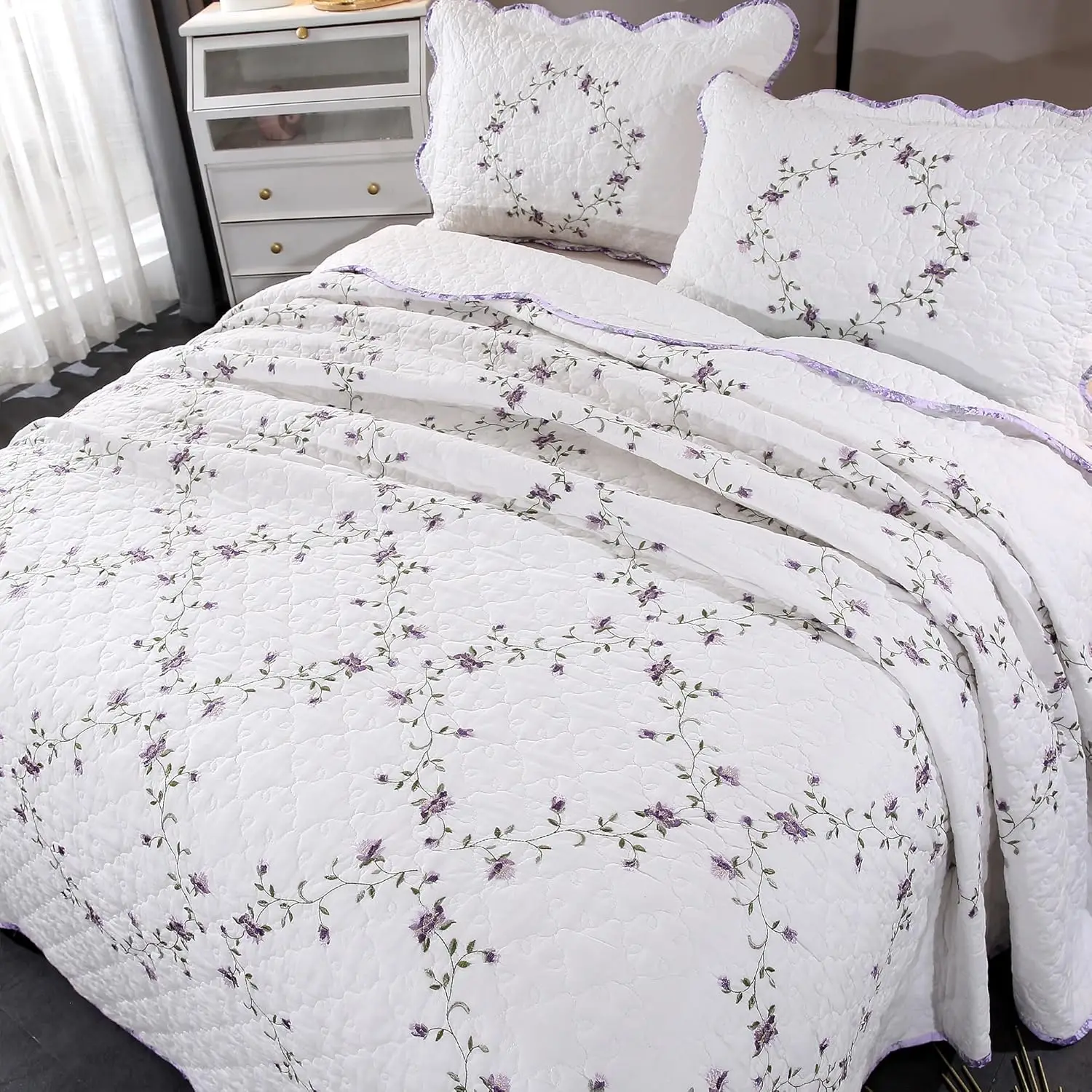 Quilt Set Purple Floral 3D Embroidery Pattern 3 PCS 100% Cotton Reversible Quilted Embroidered Decorative Bedspreads Coverlet Se
Quilt Set Purple Floral 3D Embroidery Pattern 3 PCS 100% Cotton Reversible Quilted Embroidered Decorative Bedspreads Coverlet Se