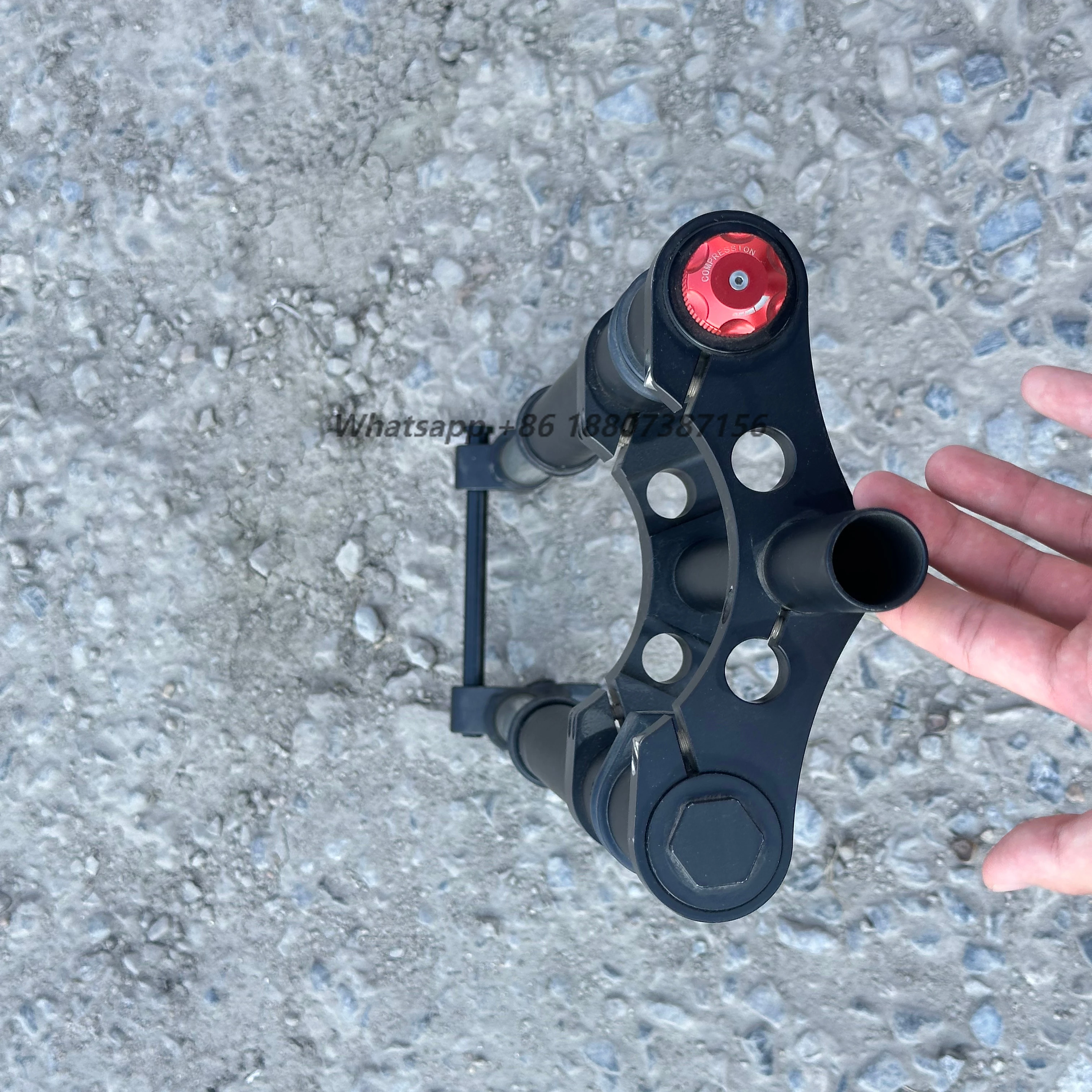 Велосипедная амортизационная вилка HOSH 12*100 мм для колес 26/27.5/29 дюймов, пневматическая передняя вилка с амортизацией
Велосипедная амортизационная вилка HOSH 12*100 мм для колес 26/27.5/29 дюймов, пневматическая передняя вилка с амортизацией