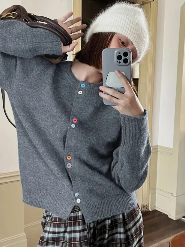 Ladies Fashionable Knitted Sweater with Colorful Buttons Vintage Soft Open Cardigan Stylish Comfortable Women's Clothing
Ladies Fashionable Knitted Sweater with Colorful Buttons Vintage Soft Open Cardigan Stylish Comfortable Women's Clothing