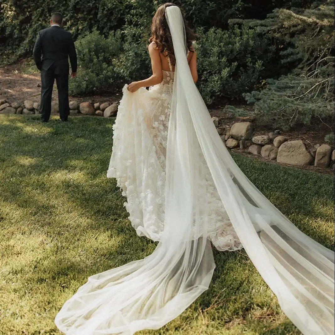 Элегантная двухъярусная свадебная фата в соборе с расческой, простой кромкой, длинный свадебный тюль из шелкового белого цвета, однотонный мягкий тюль G30
Элегантная двухъярусная свадебная фата в соборе с расческой, простой кромкой, длинный свадебный тюль из шелкового белого цвета, однотонный мягкий тюль G30