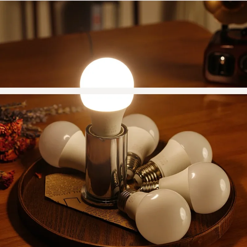 2025 American medieval living room chandelier creative lily flower hall main light retro with spotlights bedroom
2025 American medieval living room chandelier creative lily flower hall main light retro with spotlights bedroom