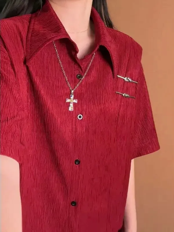 Red Wine Color Texture Short Sleeve Men's Shirt Design Sense Metal Pinpoint Loose Slimming Retro Red Top Spring Summer Casual...
Red Wine Color Texture Short Sleeve Men's Shirt Design Sense Metal Pinpoint Loose Slimming Retro Red Top Spring Summer Casual...