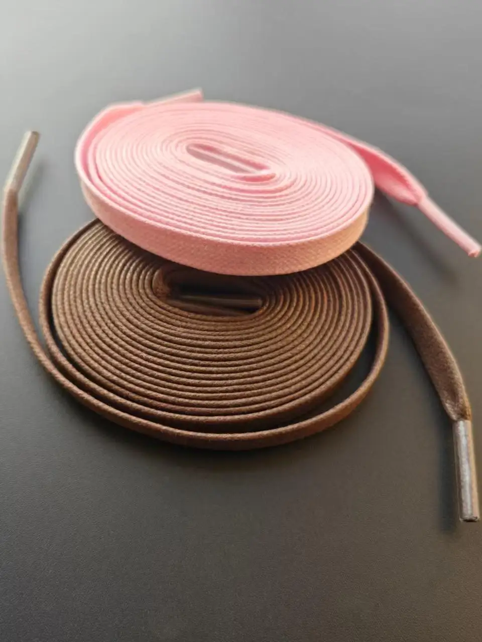 Waxed Velvet Mocha Shoe Laces for AJ1 Hook 90 Style Brown Vintage Shoe Ties Oil Wax Finished for Sneaker Customization
Waxed Velvet Mocha Shoe Laces for AJ1 Hook 90 Style Brown Vintage Shoe Ties Oil Wax Finished for Sneaker Customization