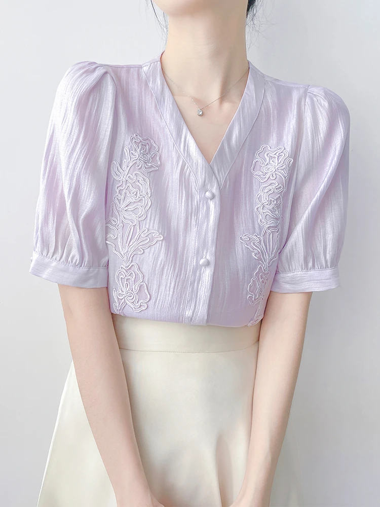 Корейская женская летняя блузка с V-образным вырезом и вышивкой, фиолетовая, новая, с глянцевой текстурой, дышащая, из полиэфирного волокна
Корейская женская летняя блузка с V-образным вырезом и вышивкой, фиолетовая, новая, с глянцевой текстурой, дышащая, из полиэфирного волокна