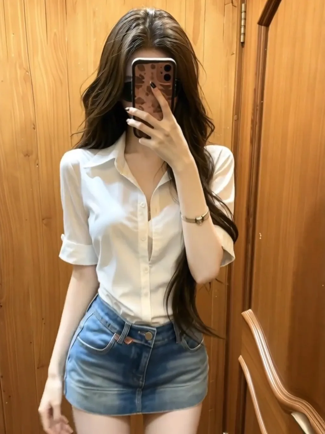 Slim Fit Neck Short Sleeve White Shirt for Women Commute Style Summer 2026 New Fashion French Style Button up Top
Slim Fit Neck Short Sleeve White Shirt for Women Commute Style Summer 2026 New Fashion French Style Button up Top