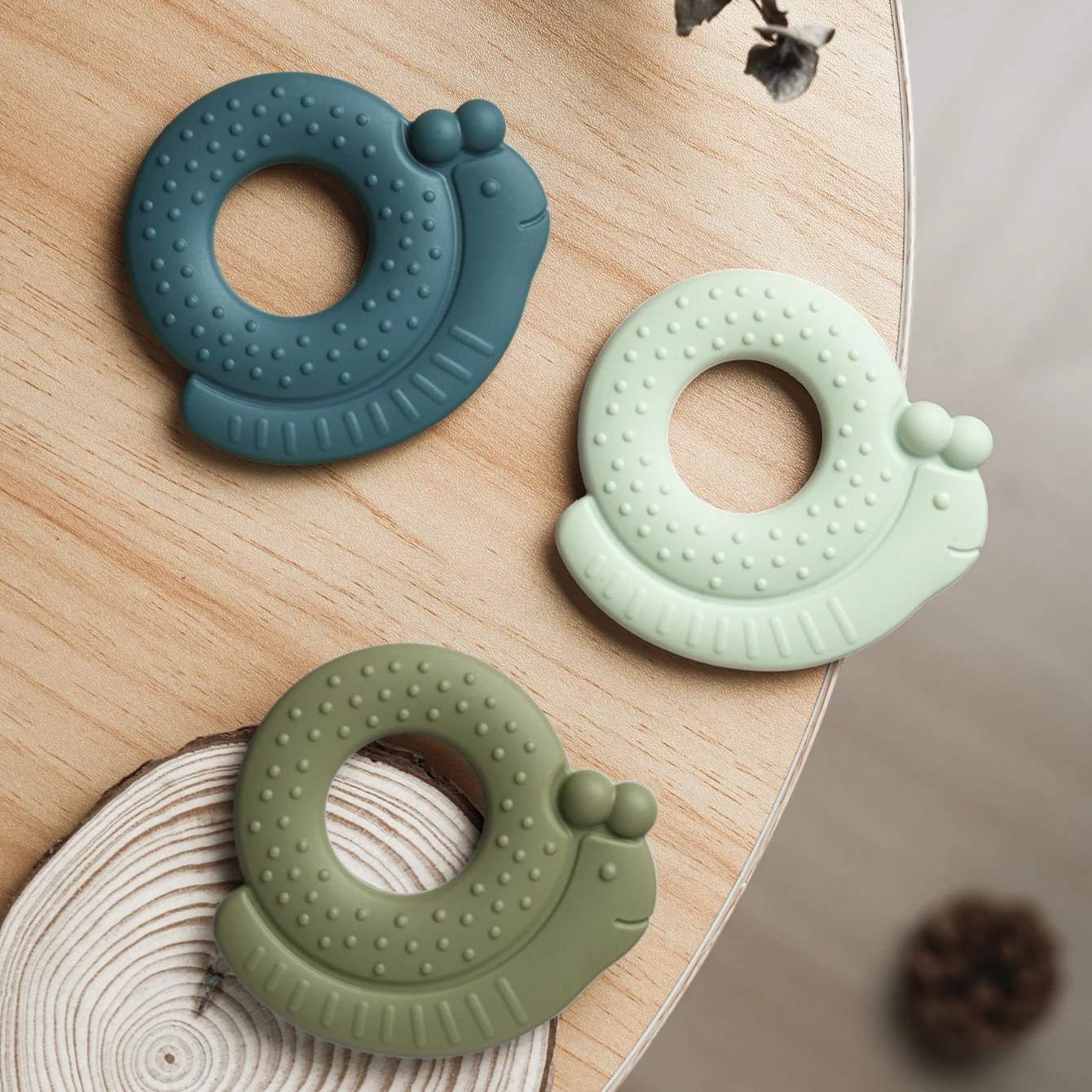 1PCS Baby Silicone Teether Toys Soft Baby Items Cartoon Snails Baby Teething Toys Sensory Educational Toys For Kids Baby Toys
1PCS Baby Silicone Teether Toys Soft Baby Items Cartoon Snails Baby Teething Toys Sensory Educational Toys For Kids Baby Toys
