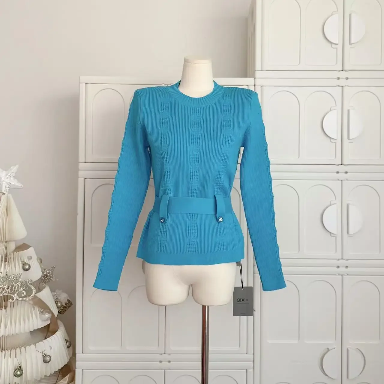 Women Solid Color O-neck Long Sleeve Bow Lace-up Waist Slim Sweater Autumn Winter Casual Versatile Temperament Pullover Knitwear
Women Solid Color O-neck Long Sleeve Bow Lace-up Waist Slim Sweater Autumn Winter Casual Versatile Temperament Pullover Knitwear