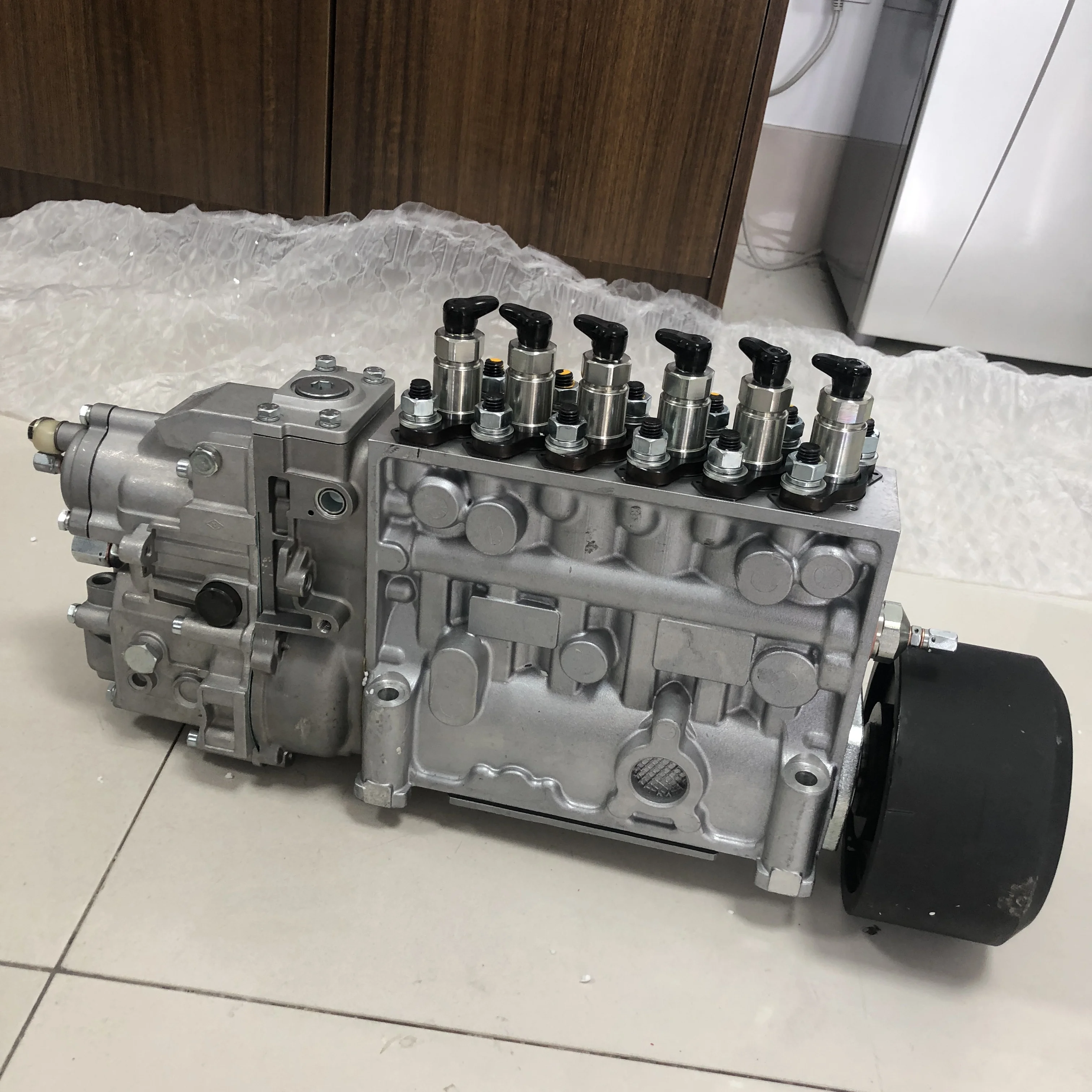 A6D125E-2 Injection Pump 6152-72-1210 6211-72-1121 For WA470-3 Loader PC400-6 Excavator Engine Fuel Pump
A6D125E-2 Injection Pump 6152-72-1210 6211-72-1121 For WA470-3 Loader PC400-6 Excavator Engine Fuel Pump