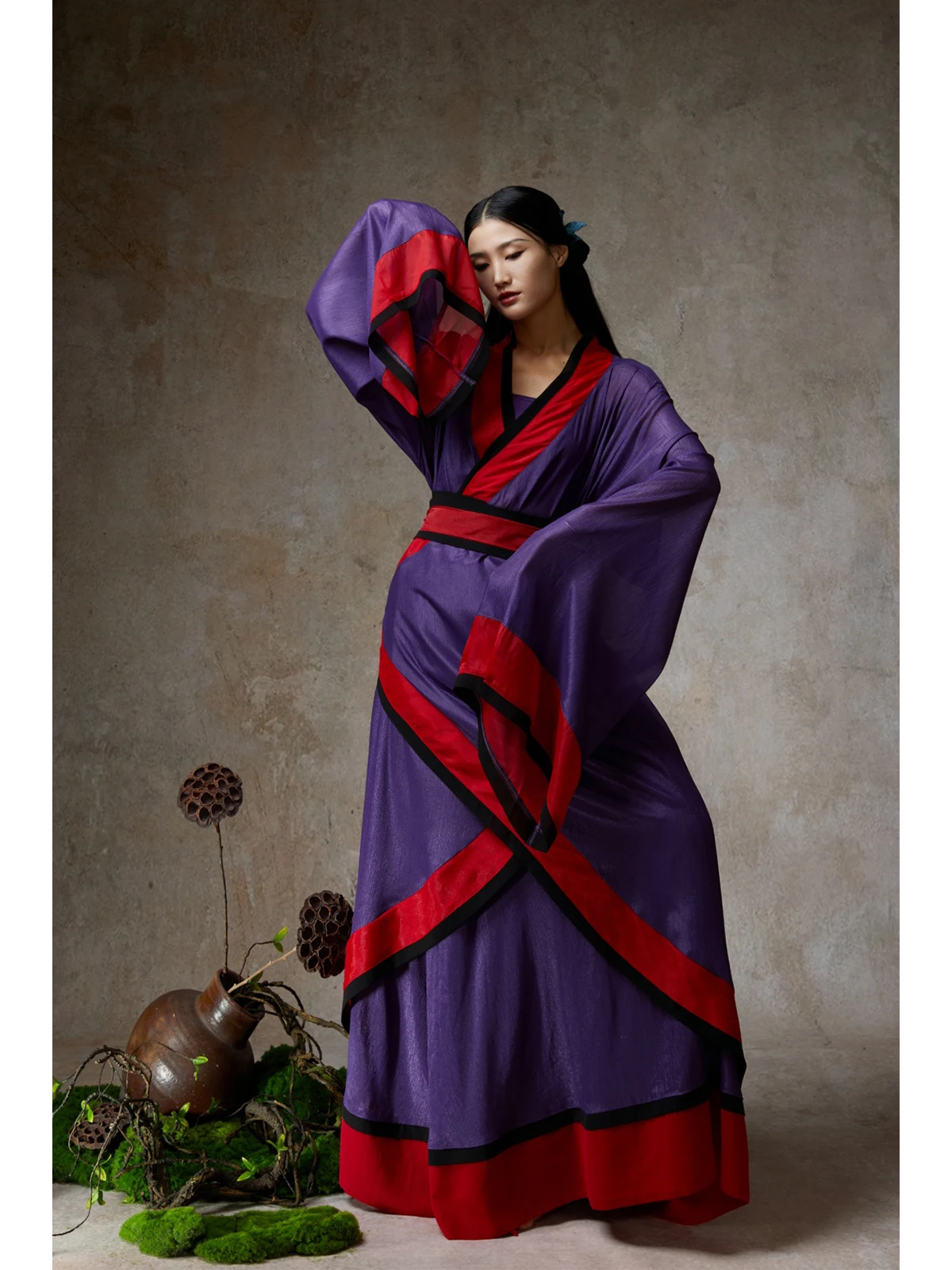 WYZ улучшенный Cuiju Hanfu классический лоскутный широкий све сценический костюм женская этническая одежда костюм Тан
WYZ улучшенный Cuiju Hanfu классический лоскутный широкий све сценический костюм женская этническая одежда костюм Тан