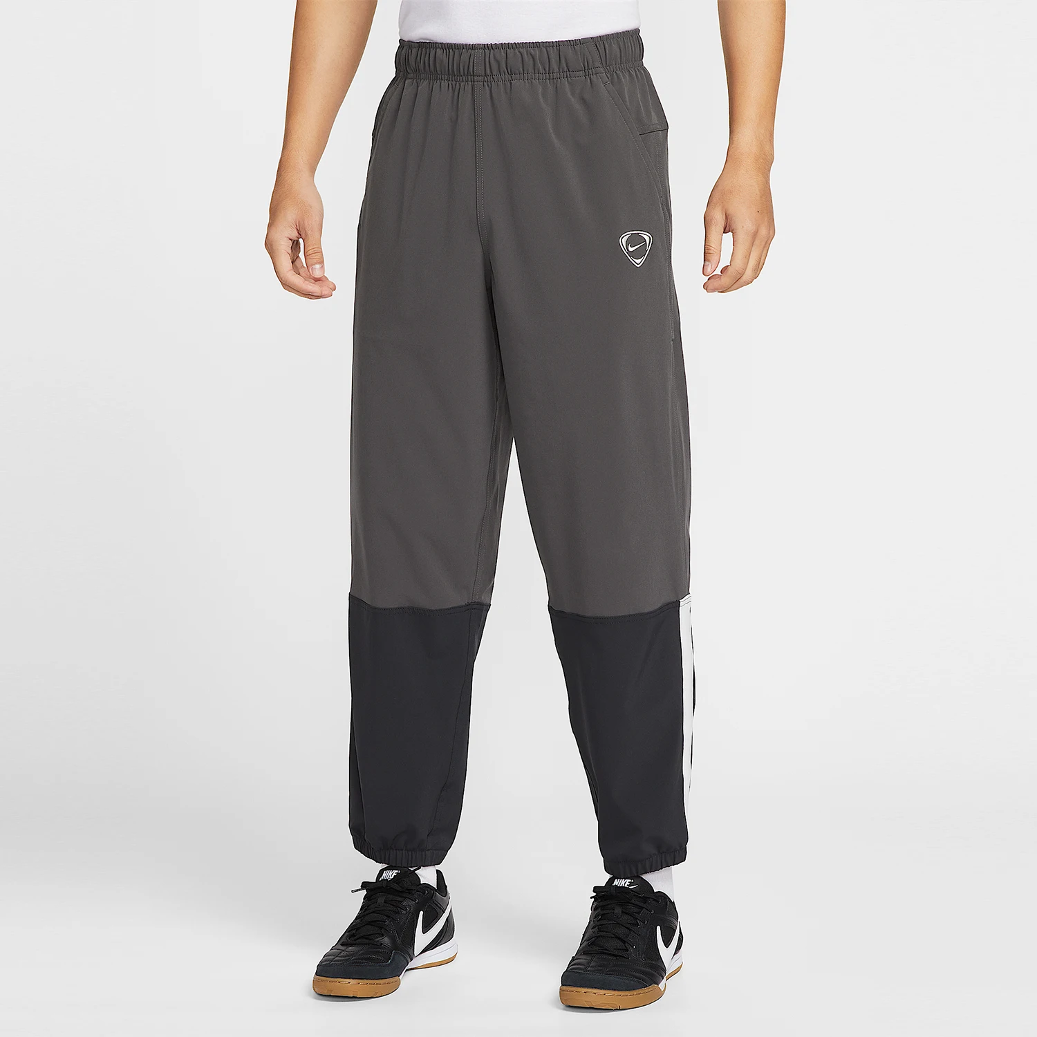 Оригинальные мужские футбольные брюки Nike 2026 Spring Edition с эластичным поясом и вставками IF1531-254
Оригинальные мужские футбольные брюки Nike 2026 Spring Edition с эластичным поясом и вставками IF1531-254