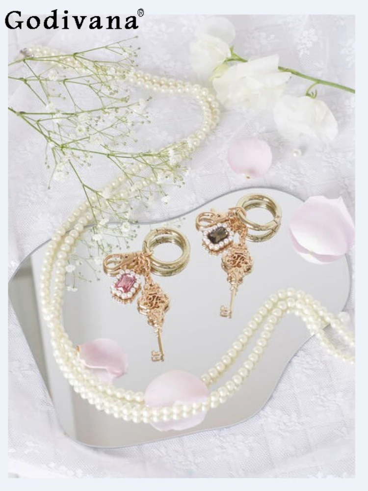Japanese Style Sweet Cute Women's Luggage Accessories Fashionable All-Match Beautiful Pearl Diamonds Keychain Pendant for Bags
Japanese Style Sweet Cute Women's Luggage Accessories Fashionable All-Match Beautiful Pearl Diamonds Keychain Pendant for Bags