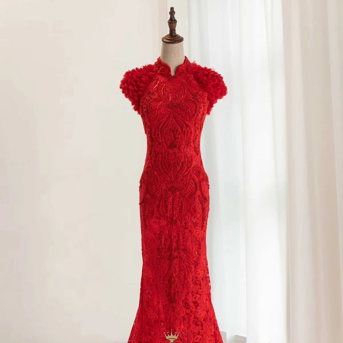 Chinese Cheongsam Pipao Chirpaur Bespoke Luxury Custom Wedding Bridal Bride Mother Of Bride Plus Size Oriental Knot Button
Chinese Cheongsam Pipao Chirpaur Bespoke Luxury Custom Wedding Bridal Bride Mother Of Bride Plus Size Oriental Knot Button