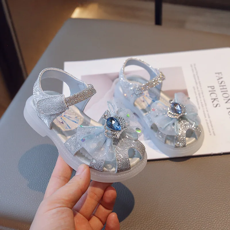 Girls' Sandals Fashion Summer New Bow Rhinestone Princess Shoes Children's Sandals Soft Sole Non Slip Baby Shoes H797
Girls' Sandals Fashion Summer New Bow Rhinestone Princess Shoes Children's Sandals Soft Sole Non Slip Baby Shoes H797