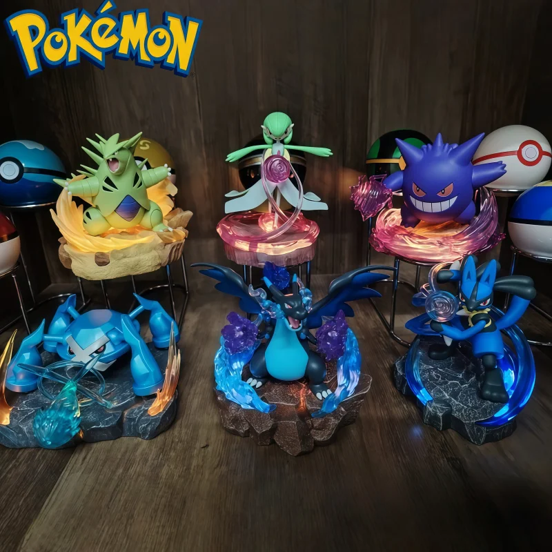 Набор для декора рабочего стола PokéMon Full Force Battle Miniature Scene Series: Супер-дракон Пиро X с подсветкой, портативная игрушка-периферия
Набор для декора рабочего стола PokéMon Full Force Battle Miniature Scene Series: Супер-дракон Пиро X с подсветкой, портативная игрушка-периферия
