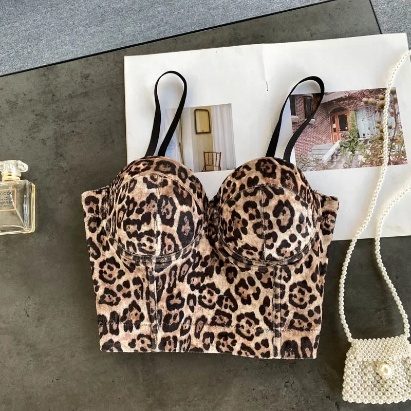 Tops Outside Wearing Sleeveless High Waist Corset Camis y2k clothes 2025 New Women Sexy Leopard Print Velvet Short Bustier Crop
Tops Outside Wearing Sleeveless High Waist Corset Camis y2k clothes 2025 New Women Sexy Leopard Print Velvet Short Bustier Crop