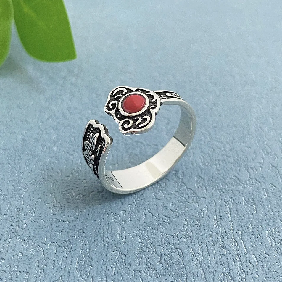 Retro ethnic style, auspicious clouds, Ruyi women, Taiyin antique, classical literary temperament, open index finger ring
Retro ethnic style, auspicious clouds, Ruyi women, Taiyin antique, classical literary temperament, open index finger ring