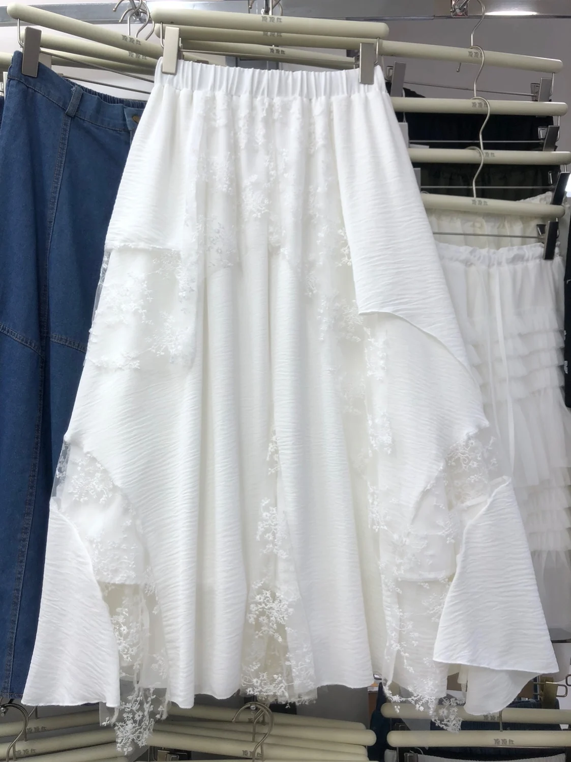 White Asymmetrical Lace Trim Heavy Embroidery A-Line Skirt Spring Season Women's plus Size Design Sense Cake Skirt
White Asymmetrical Lace Trim Heavy Embroidery A-Line Skirt Spring Season Women's plus Size Design Sense Cake Skirt