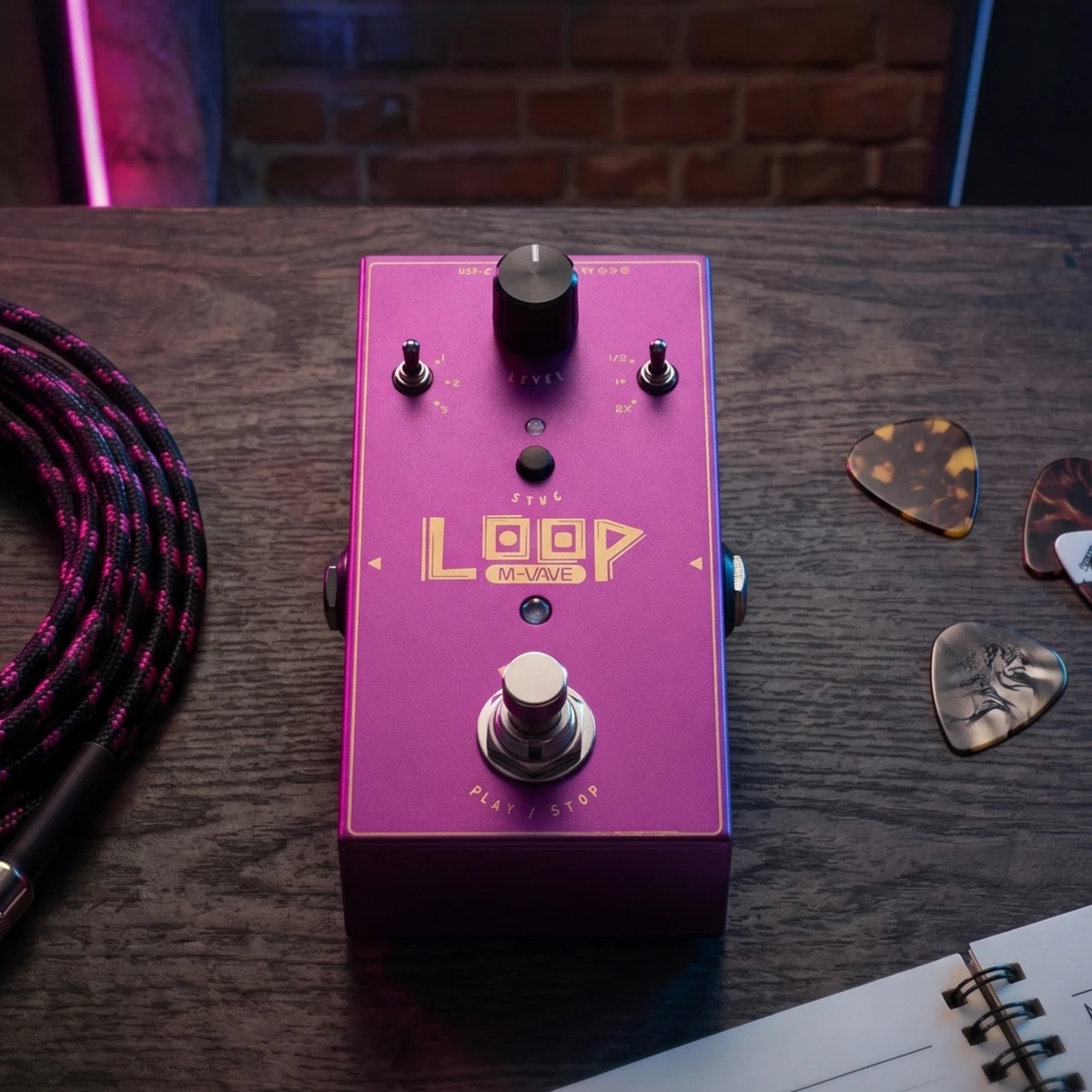 M-VAVE LOOP II Purple Looper Guitar Effect Pedal, 3 Loops / 11min Recording / 3-Speed Modes for Songwriting & Rehearsal
M-VAVE LOOP II Purple Looper Guitar Effect Pedal, 3 Loops / 11min Recording / 3-Speed Modes for Songwriting & Rehearsal