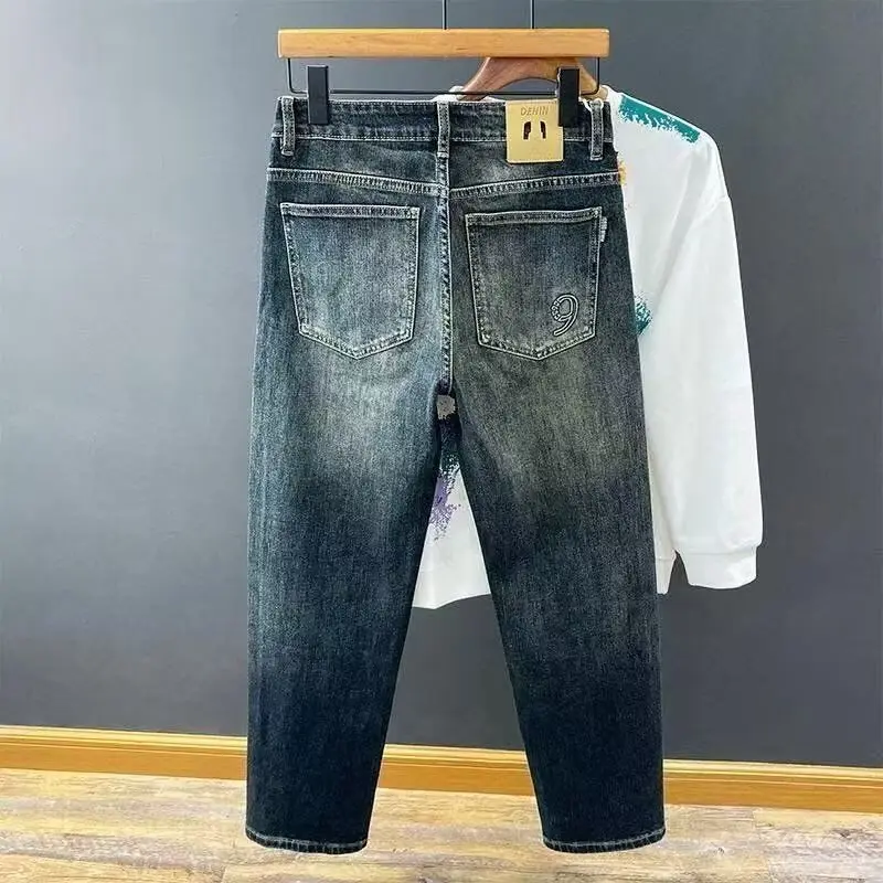 Мужские джинсы Waed: летние, трендовые, в американском уличном стиле, зауженные, ретро, из девяти частей, универсальные, прямые, из хлопкового денима
Мужские джинсы Waed: летние, трендовые, в американском уличном стиле, зауженные, ретро, из девяти частей, универсальные, прямые, из хлопкового денима