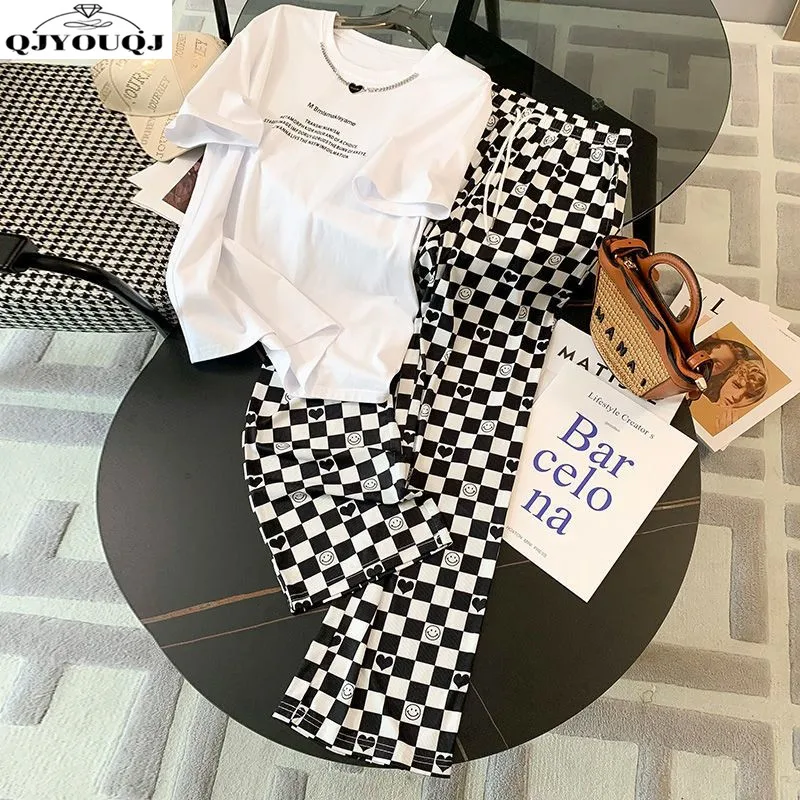 Spring and summer Korean version new fashionable casual T-shirt+printed wide leg pants two-piece set trendy
Spring and summer Korean version new fashionable casual T-shirt+printed wide leg pants two-piece set trendy