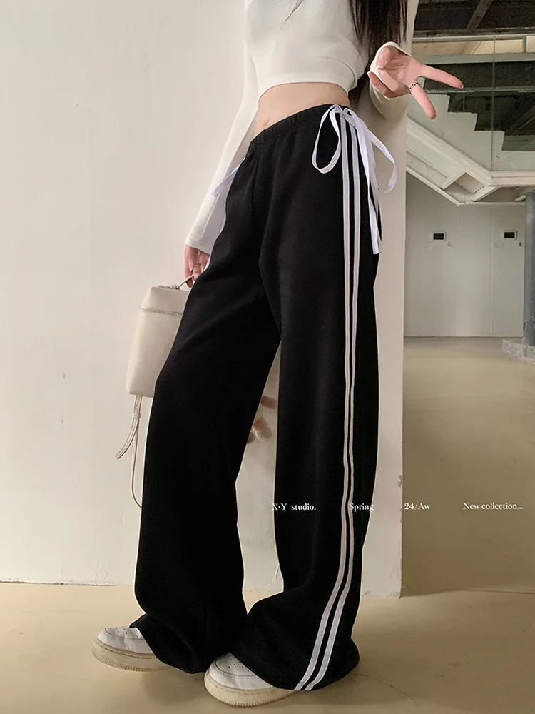 Benuynffy Side Stripe Bow Loose Pants Women American Streetwear Elastic Waist Ladies Fashion Sports Casual Straight Leg Trousers
Benuynffy Side Stripe Bow Loose Pants Women American Streetwear Elastic Waist Ladies Fashion Sports Casual Straight Leg Trousers