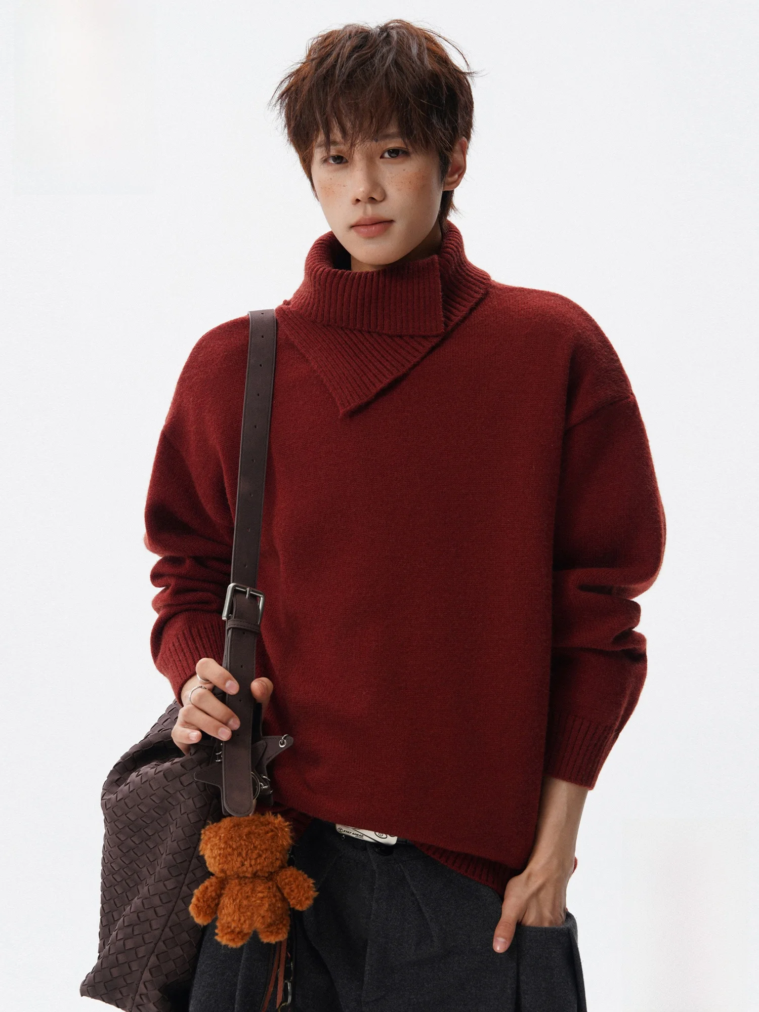 PaulFrank Red High Collar Knitted Sweater Men's Spring 2026 American Sle Asymmetric Loose Fit Warm Polyester Blend
PaulFrank Red High Collar Knitted Sweater Men's Spring 2026 American Sle Asymmetric Loose Fit Warm Polyester Blend