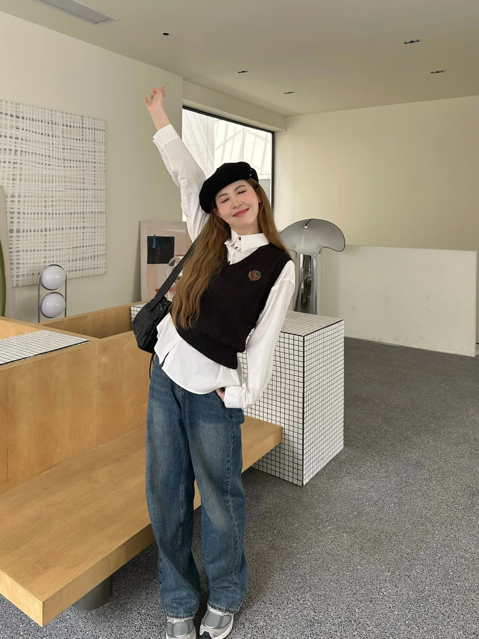 Xiao Shen Meimei Fēi Niǎo Yuán Lei Xuéyuàn Fēng Gǔ Mǎ Jǐ V-neck Knitted Vest Women's Outerwear Autumn Fashion Top
Xiao Shen Meimei Fēi Niǎo Yuán Lei Xuéyuàn Fēng Gǔ Mǎ Jǐ V-neck Knitted Vest Women's Outerwear Autumn Fashion Top