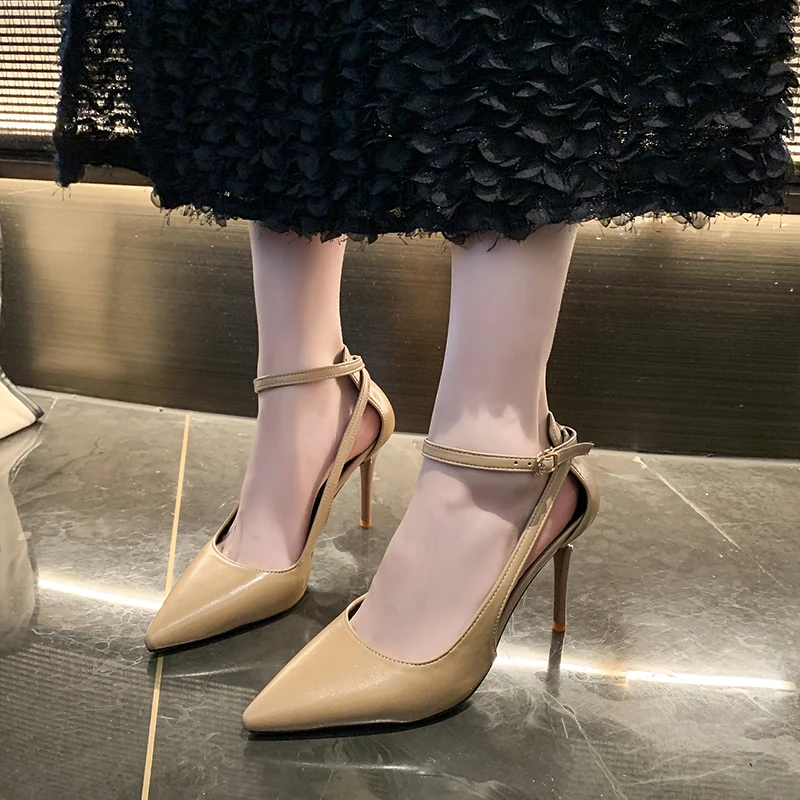 Metal Buckle Stiletto Sandals Autumn New Pointed Toe Shallow Mouth One Strap Anti-Slip Wear-Resistant High Heels
Metal Buckle Stiletto Sandals Autumn New Pointed Toe Shallow Mouth One Strap Anti-Slip Wear-Resistant High Heels