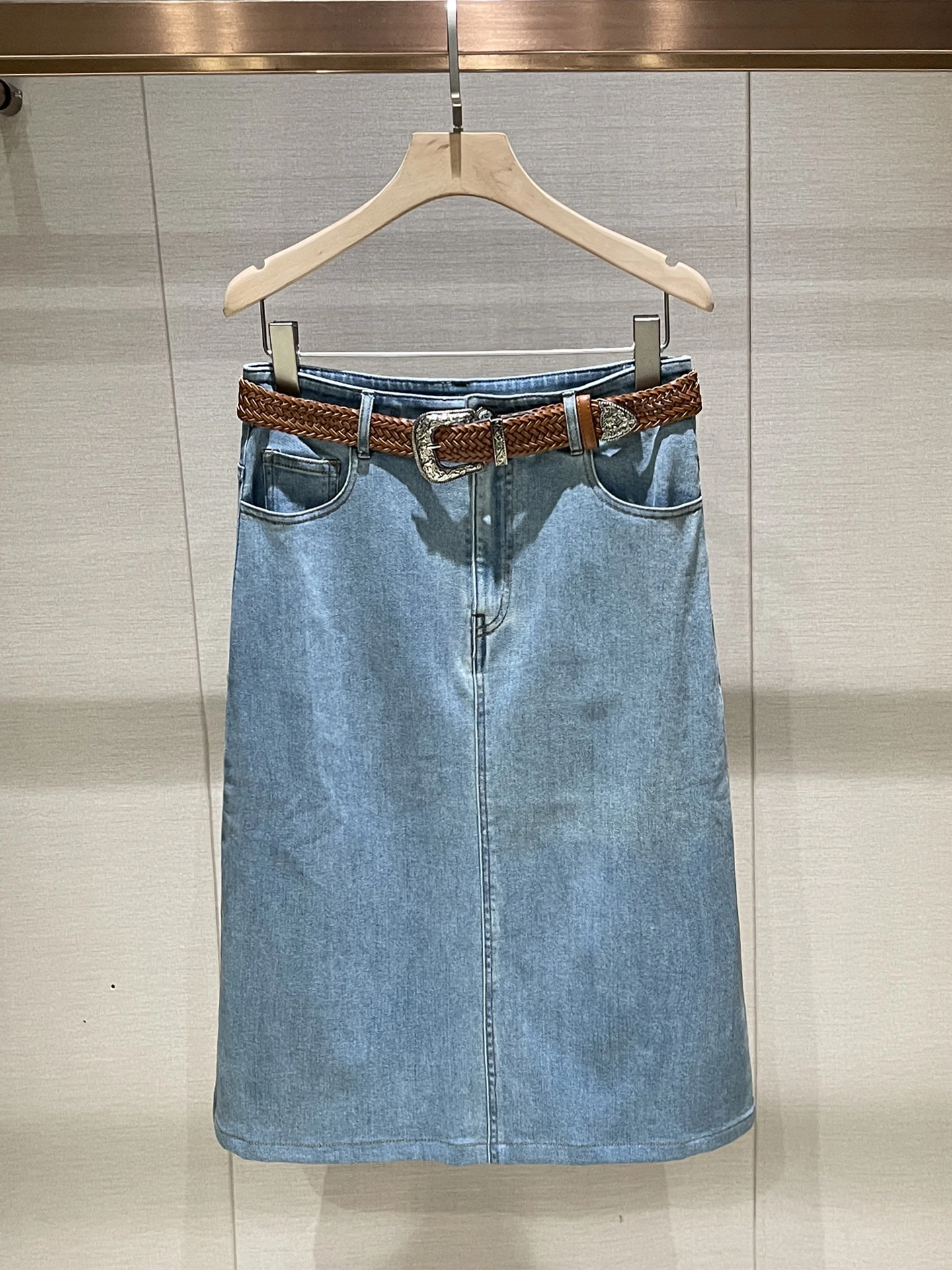 Mid-Length High-Waist Blue Denim Skirt for Women Casual Sle Resistant to Deformation A-Line Skirt with Zipper
Mid-Length High-Waist Blue Denim Skirt for Women Casual Sle Resistant to Deformation A-Line Skirt with Zipper
