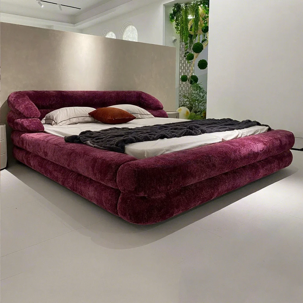 #Modern Luxury Chunky Upholstered Bed Frame Oversized Cloud Bed King Size Queen Double Bed in Burgundy Plush Fabric for Villa
#Modern Luxury Chunky Upholstered Bed Frame Oversized Cloud Bed King Size Queen Double Bed in Burgundy Plush Fabric for Villa