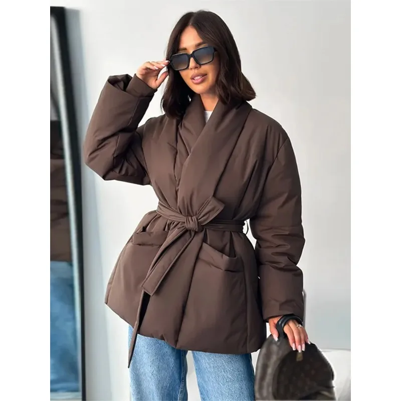 Женские стеганые куртки с воротником-стойкой, на шнуровке, с длинными рукавами, карманами, теплые, на хлопковой подкладке, модные зимние пуховики 2025 года
Женские стеганые куртки с воротником-стойкой, на шнуровке, с длинными рукавами, карманами, теплые, на хлопковой подкладке, модные зимние пуховики 2025 года