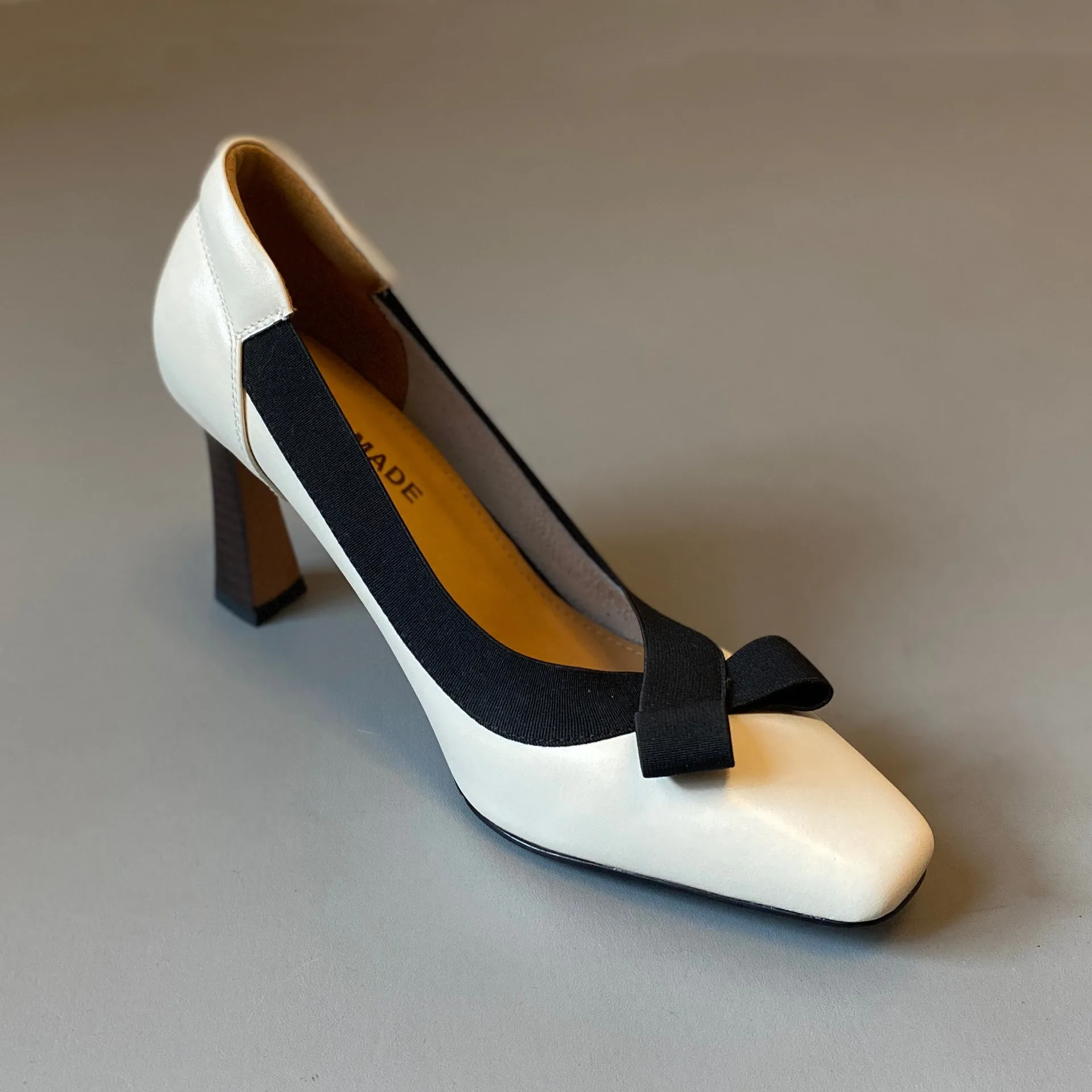 New Bowknot Chunky Heel Low-Cut High Heels for Women Vintage Square Toe Comfortable Elegant Single Shoes for women
New Bowknot Chunky Heel Low-Cut High Heels for Women Vintage Square Toe Comfortable Elegant Single Shoes for women