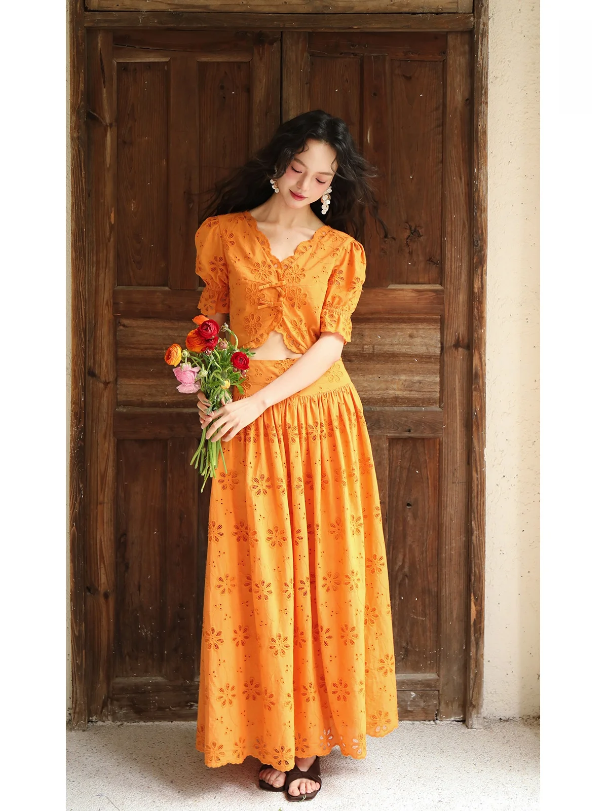 BUD Orange Hollow Embroidery Short Top High Waist Skirt Set Women's Fashion Summer Outfit Waist Exposure Hollow Design
BUD Orange Hollow Embroidery Short Top High Waist Skirt Set Women's Fashion Summer Outfit Waist Exposure Hollow Design