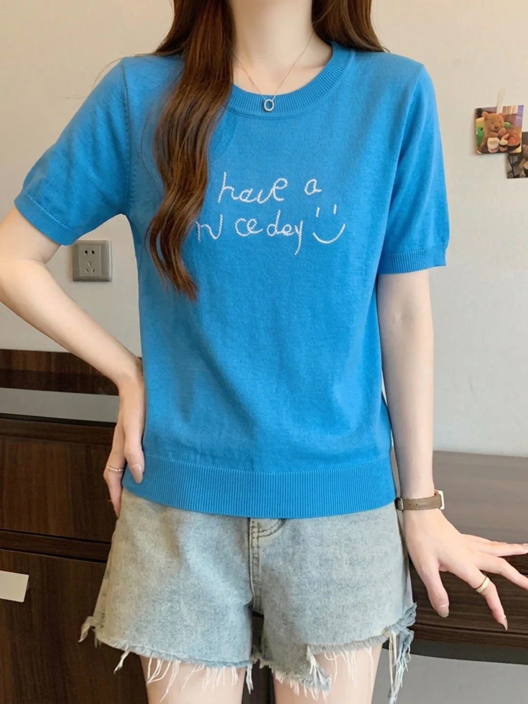 Blue Ice Silk Knitted Short Sleeve T-Shirt Women's Loose plus Size Summer Top Slimming Comfortable High-End Feeling Korean Style
Blue Ice Silk Knitted Short Sleeve T-Shirt Women's Loose plus Size Summer Top Slimming Comfortable High-End Feeling Korean Style