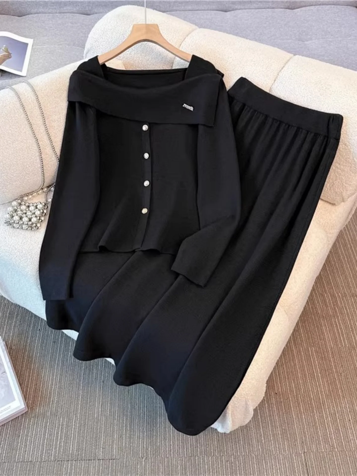plus Size Knitted Top And Skirt Two Piece Set for Plump Women Autumn Fashion Commute Style Long Sleeve Casual Wear
plus Size Knitted Top And Skirt Two Piece Set for Plump Women Autumn Fashion Commute Style Long Sleeve Casual Wear