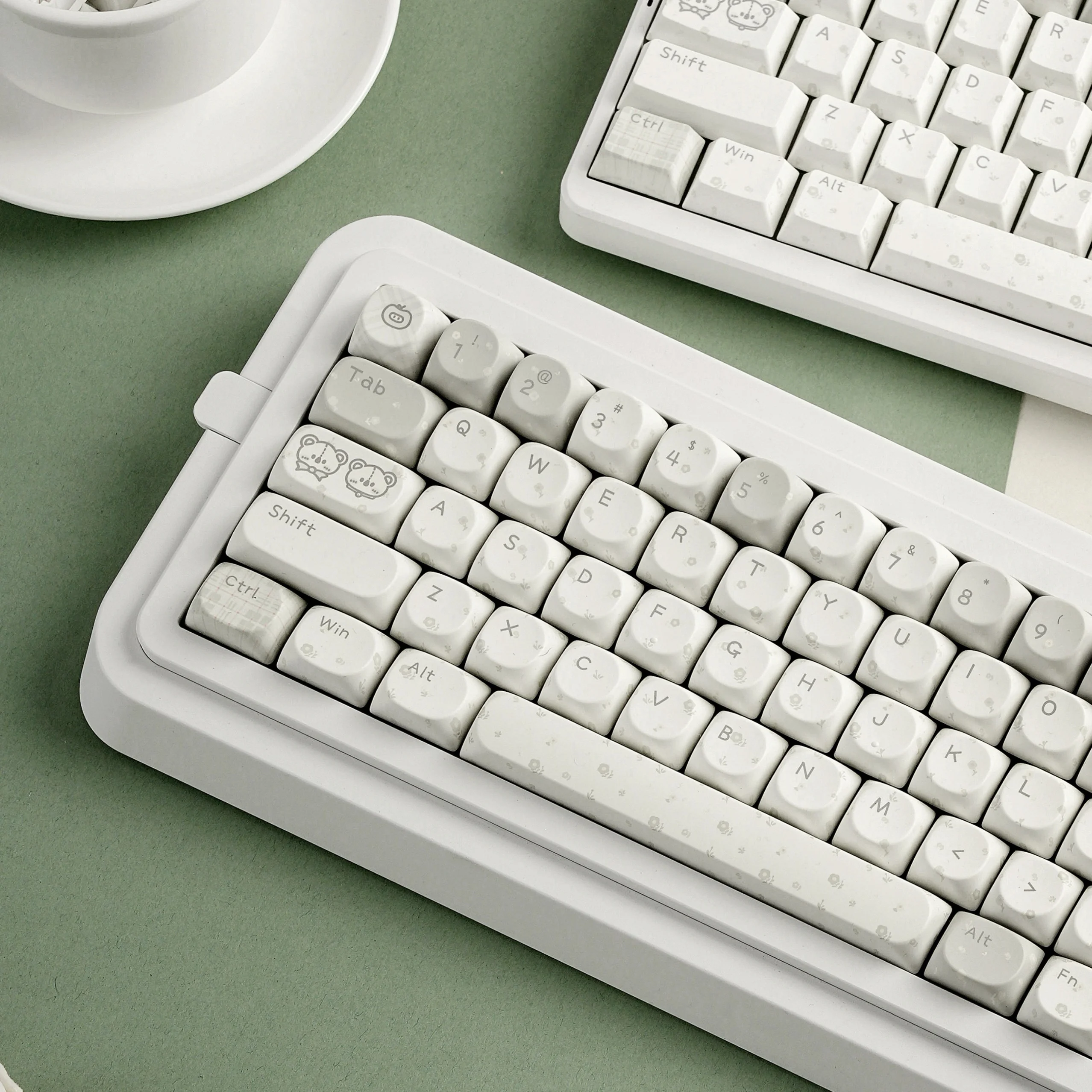 Flower shadow keycap custom keyboard bluetooth simple cute girl keycap ins personalized original so magnetic axis keycap
Flower shadow keycap custom keyboard bluetooth simple cute girl keycap ins personalized original so magnetic axis keycap