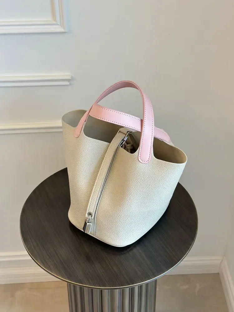 White Powder Bucket Bag Ladies Commuter Handbag Soft PU Leather Summer New Style Fashionable Korean Style Single Shoulder Bag
White Powder Bucket Bag Ladies Commuter Handbag Soft PU Leather Summer New Style Fashionable Korean Style Single Shoulder Bag