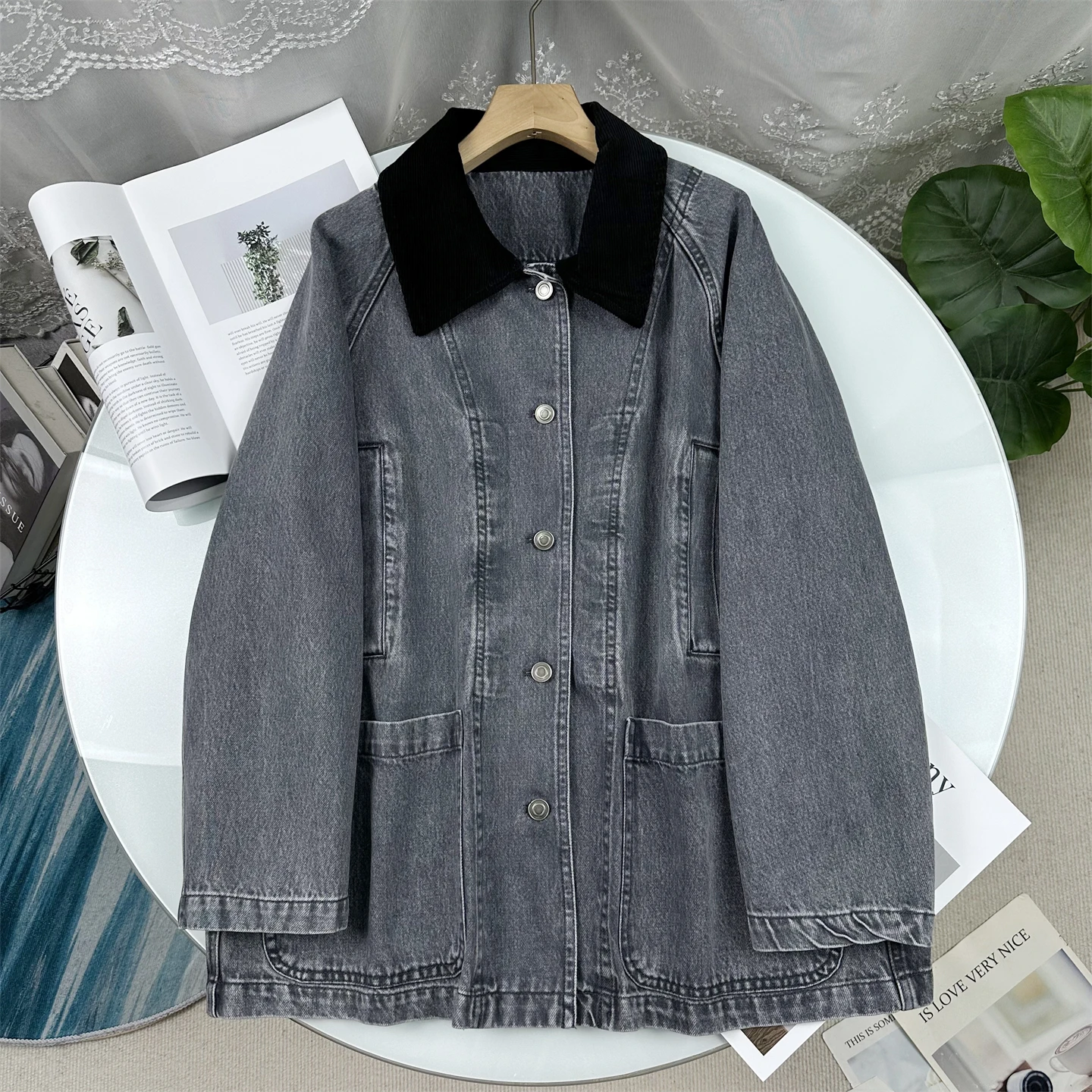Spring 2026 Women's Classic Collar Single Button Denim Jacket Loose Fit Long Sleeve Cotton Jeans Outerwear Casual Top
Spring 2026 Women's Classic Collar Single Button Denim Jacket Loose Fit Long Sleeve Cotton Jeans Outerwear Casual Top