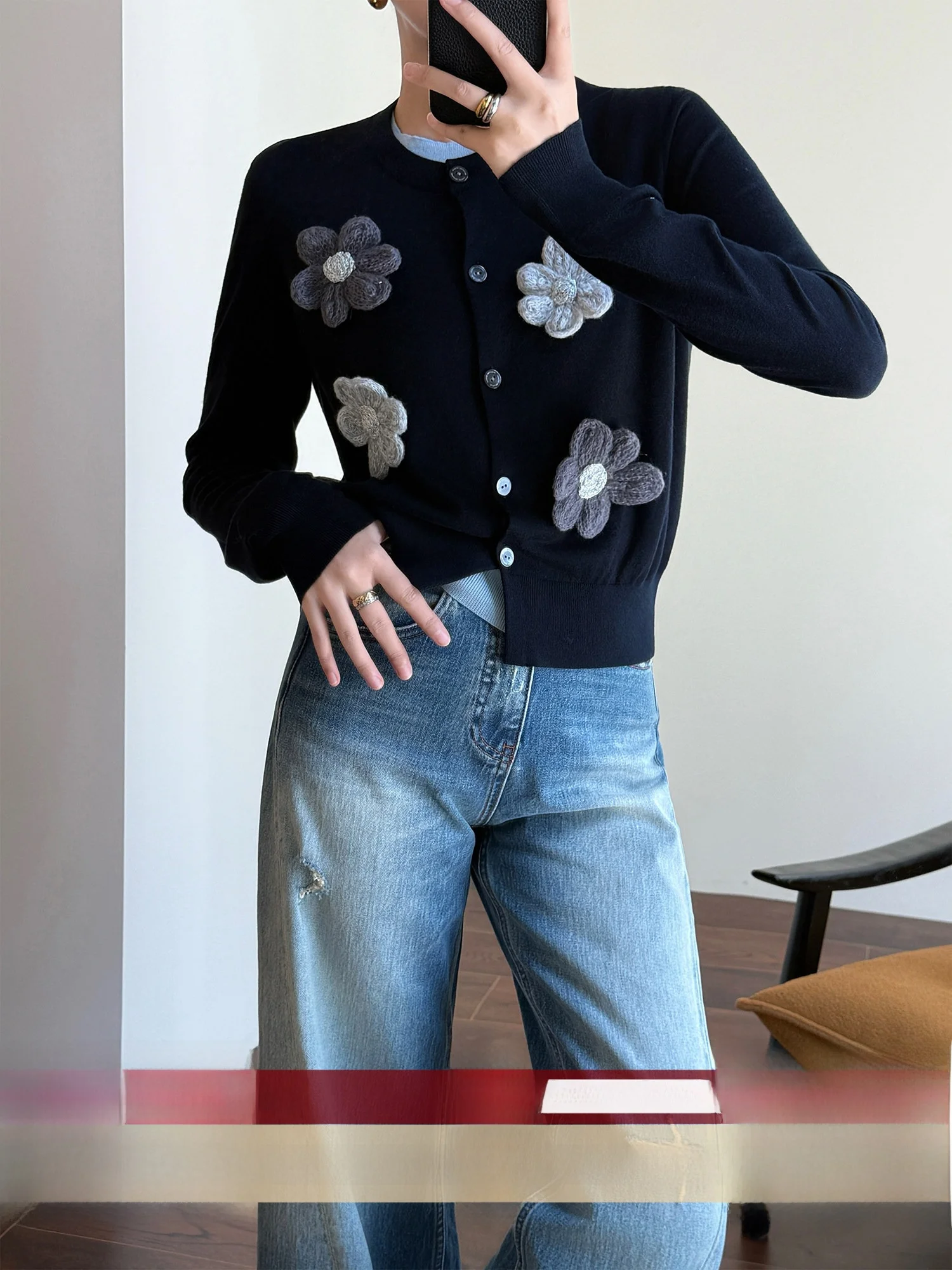 WANGER Вязаный шерстяной кардиган ручной работы для женщин, имитация двухслойности, с вышивкой 3D-цветами, теплый, повседневный, с длинными рукавами, пальто
WANGER Вязаный шерстяной кардиган ручной работы для женщин, имитация двухслойности, с вышивкой 3D-цветами, теплый, повседневный, с длинными рукавами, пальто