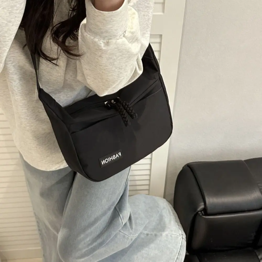 All-match Korean Style Square Message Bag Large Capacity Causal Nylon Crossbody Bag Solid Color Sports Shoulder Bag Unisex
All-match Korean Style Square Message Bag Large Capacity Causal Nylon Crossbody Bag Solid Color Sports Shoulder Bag Unisex