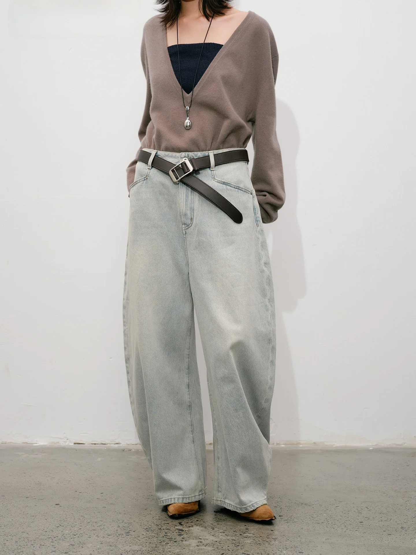 Джинсы Asilike: повседневные свободные широкие брюки-кюлоты, светло-голубые, универсальные, свободного кроя, из хлопкового денима, для женщин
Джинсы Asilike: повседневные свободные широкие брюки-кюлоты, светло-голубые, универсальные, свободного кроя, из хлопкового денима, для женщин