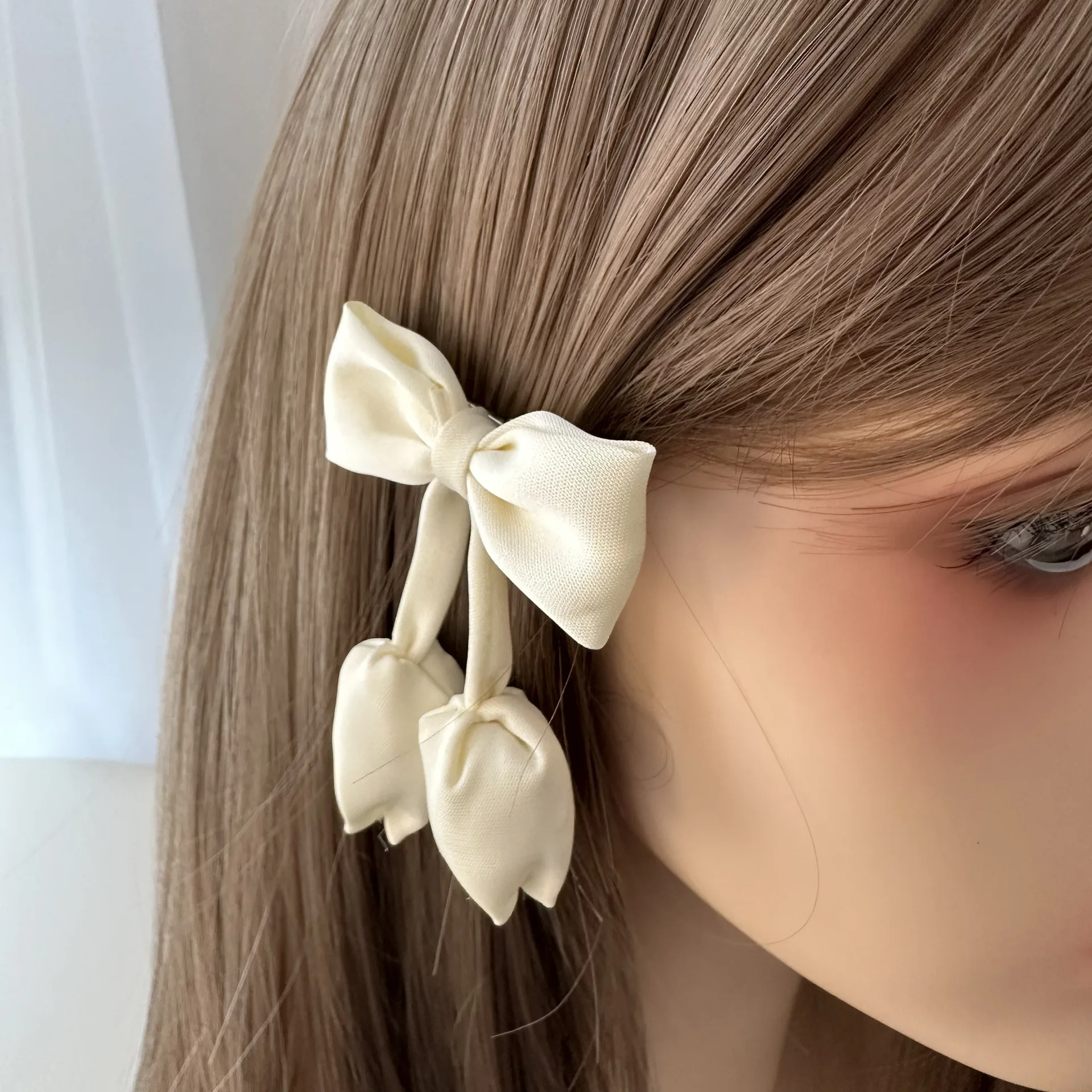 Cute Tulip Bow Hair Barrettes Premium Resin Side Clip for Girls Broken Hair and Bangs Non Slip Portable Daily Essential
Cute Tulip Bow Hair Barrettes Premium Resin Side Clip for Girls Broken Hair and Bangs Non Slip Portable Daily Essential