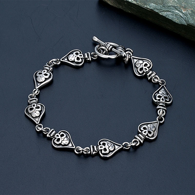 Red Heart K Personalized Punk Style Skull Bracelet Trendy Men Stainless Steel Retro Bangle Couple Love OT buckle Hand Chain Gift
Red Heart K Personalized Punk Style Skull Bracelet Trendy Men Stainless Steel Retro Bangle Couple Love OT buckle Hand Chain Gift