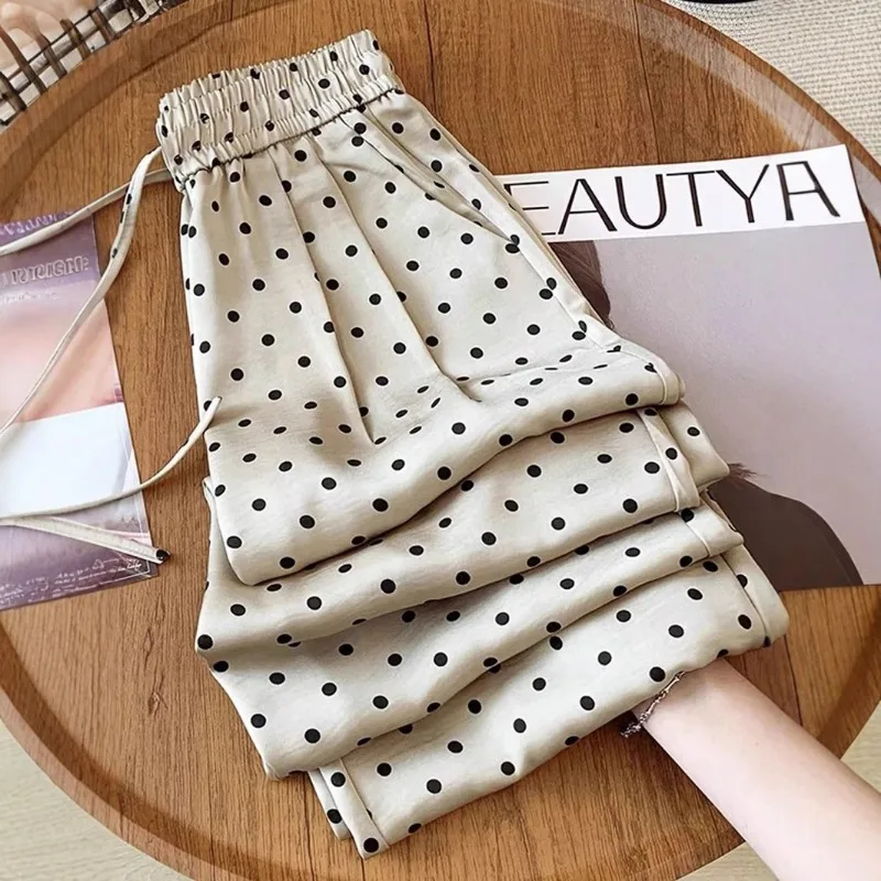 Женские свободные брюки в горошек на резинке с высокой талией и широкими штанинами, модные и универсальные брюки
Женские свободные брюки в горошек на резинке с высокой талией и широкими штанинами, модные и универсальные брюки