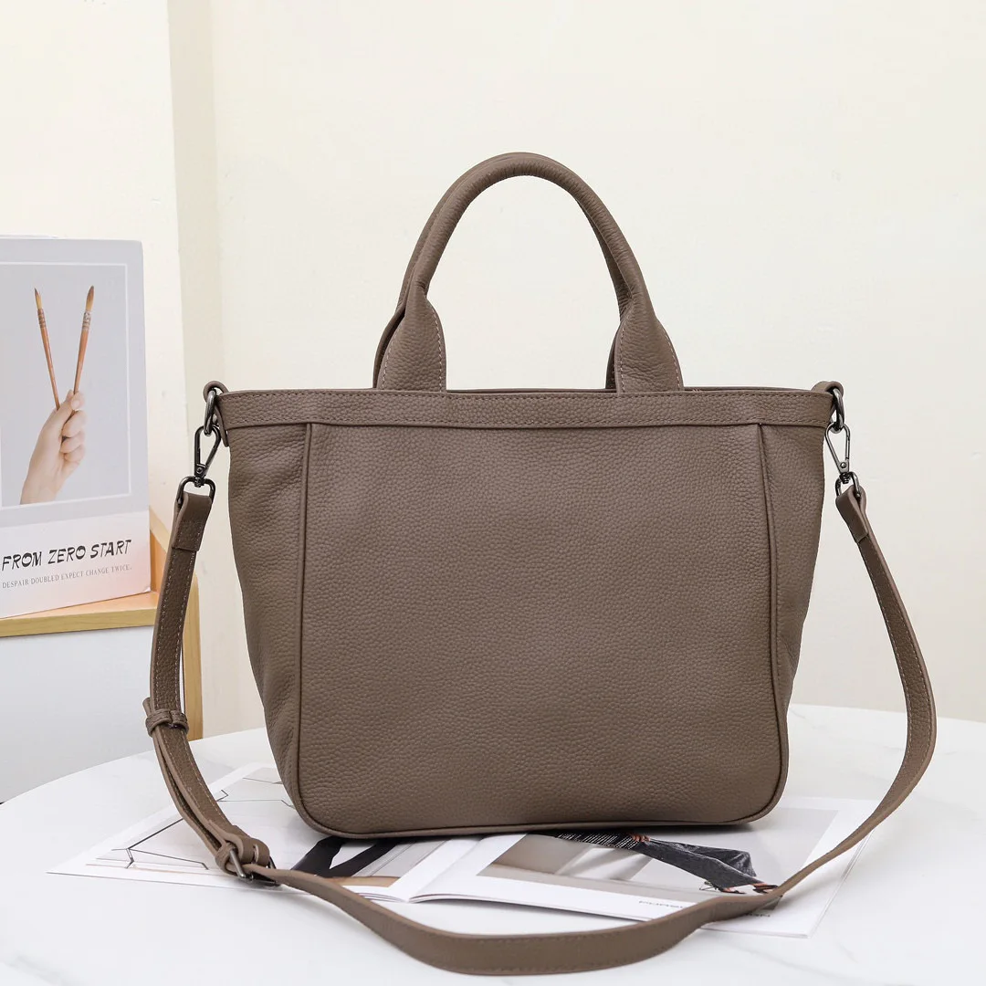 Женская большая сумка через плечо из натуральной коровьей кожи, роскошная дизайнерская брендовая женская модная мягкая женская сумка из воловьей кожи
Женская большая сумка через плечо из натуральной коровьей кожи, роскошная дизайнерская брендовая женская модная мягкая женская сумка из воловьей кожи