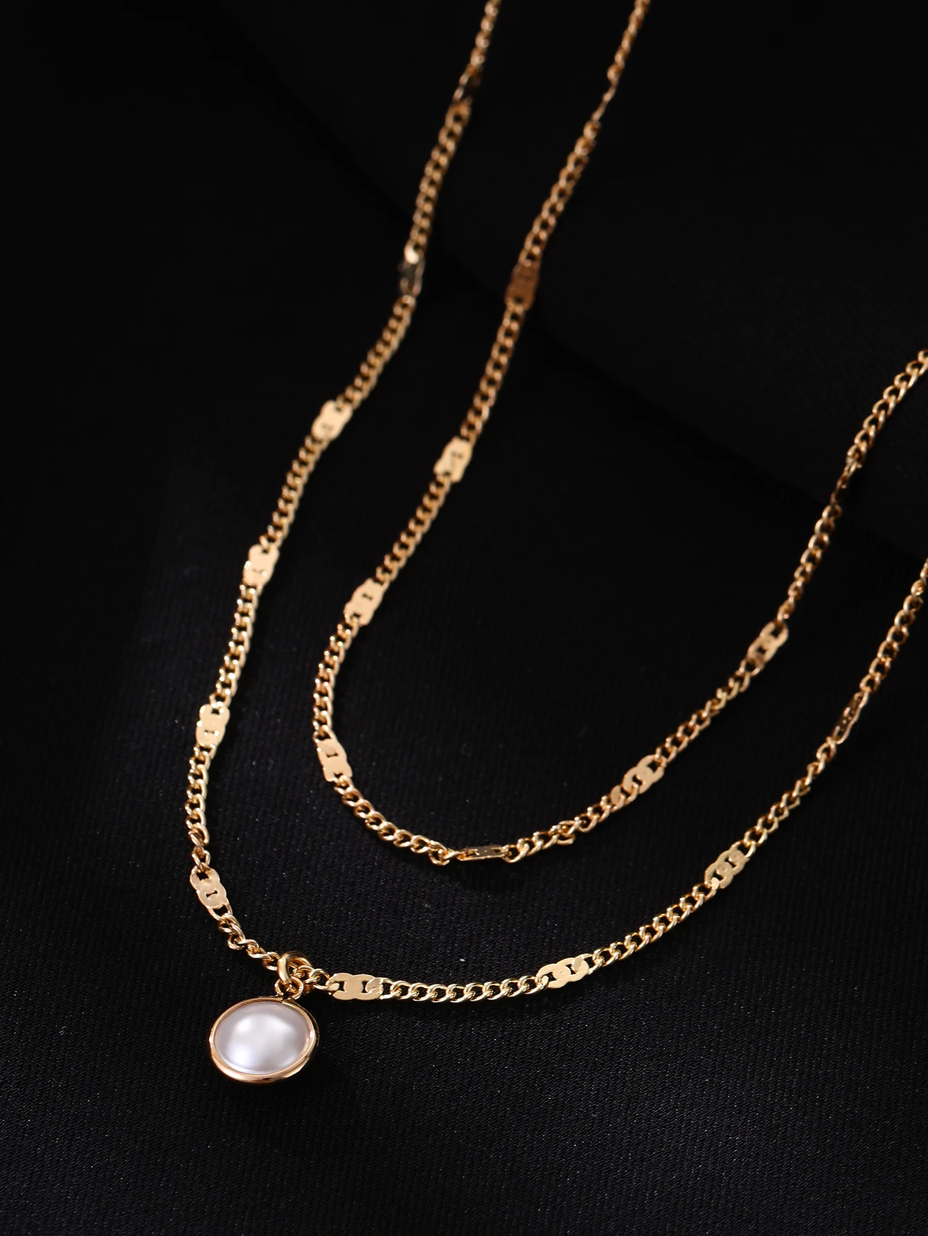 Elegant Women's Flattened Chain Necklace round Resin Pendant Party Vacation Fashionable Daily Wear Versatile Layered Jewelry
Elegant Women's Flattened Chain Necklace round Resin Pendant Party Vacation Fashionable Daily Wear Versatile Layered Jewelry