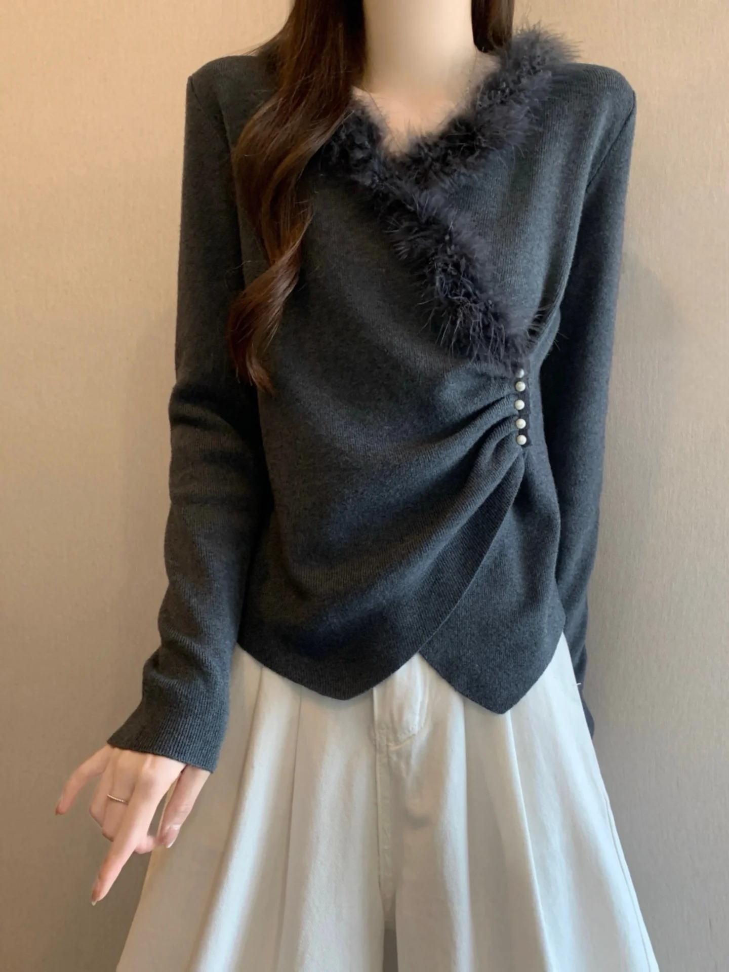 Women's Knitted V-Neck Base Shirt Spring Autumn plus Size Irregular Short Waist-Cinching Top Korean Style Commute Fashion
Women's Knitted V-Neck Base Shirt Spring Autumn plus Size Irregular Short Waist-Cinching Top Korean Style Commute Fashion