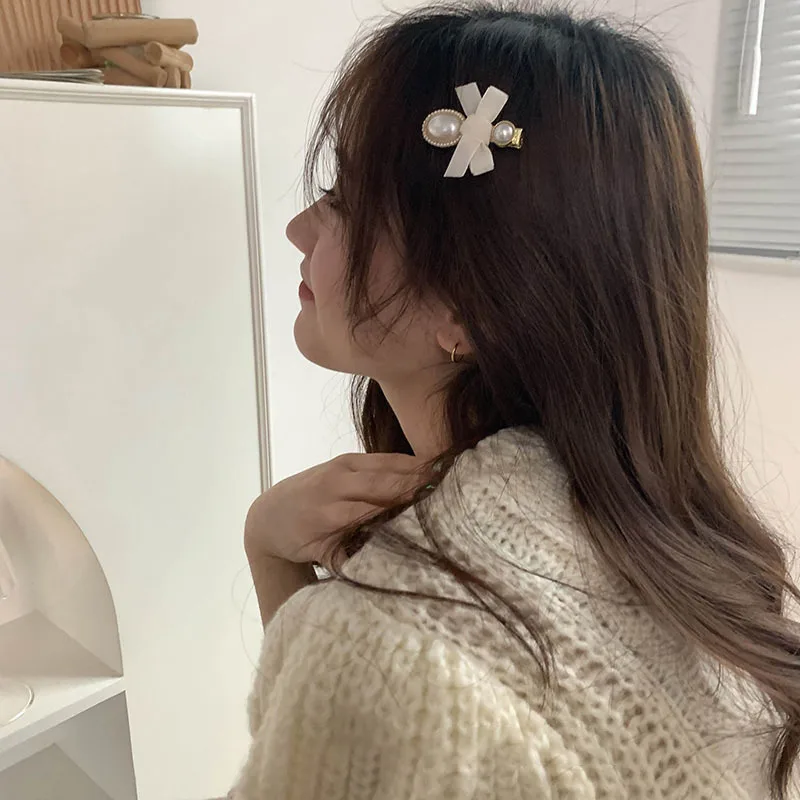 Tweed Style Velvet Bow Pearl Side Hair Clip Cream Color Elegant Bangs Hair Barrett For Women Premium Gift
Tweed Style Velvet Bow Pearl Side Hair Clip Cream Color Elegant Bangs Hair Barrett For Women Premium Gift